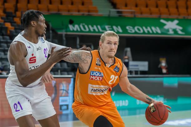 在对阵强队 在对阵强队