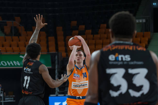 位球员的优 位球员的优